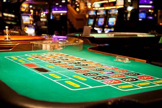 Mobile app showing Lightning Roulette table with betting layout and multiplier overlay